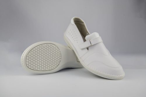 Varrott talpú félcipő (841)